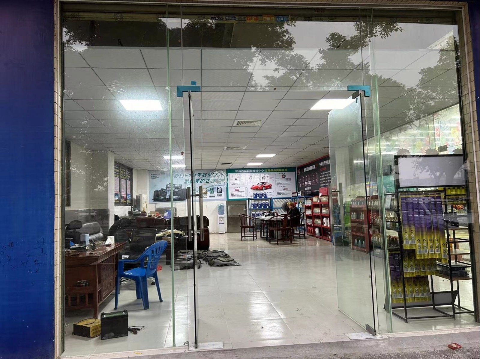 禪城臨街主干道經(jīng)營5年汽車美容維修店轉(zhuǎn)讓